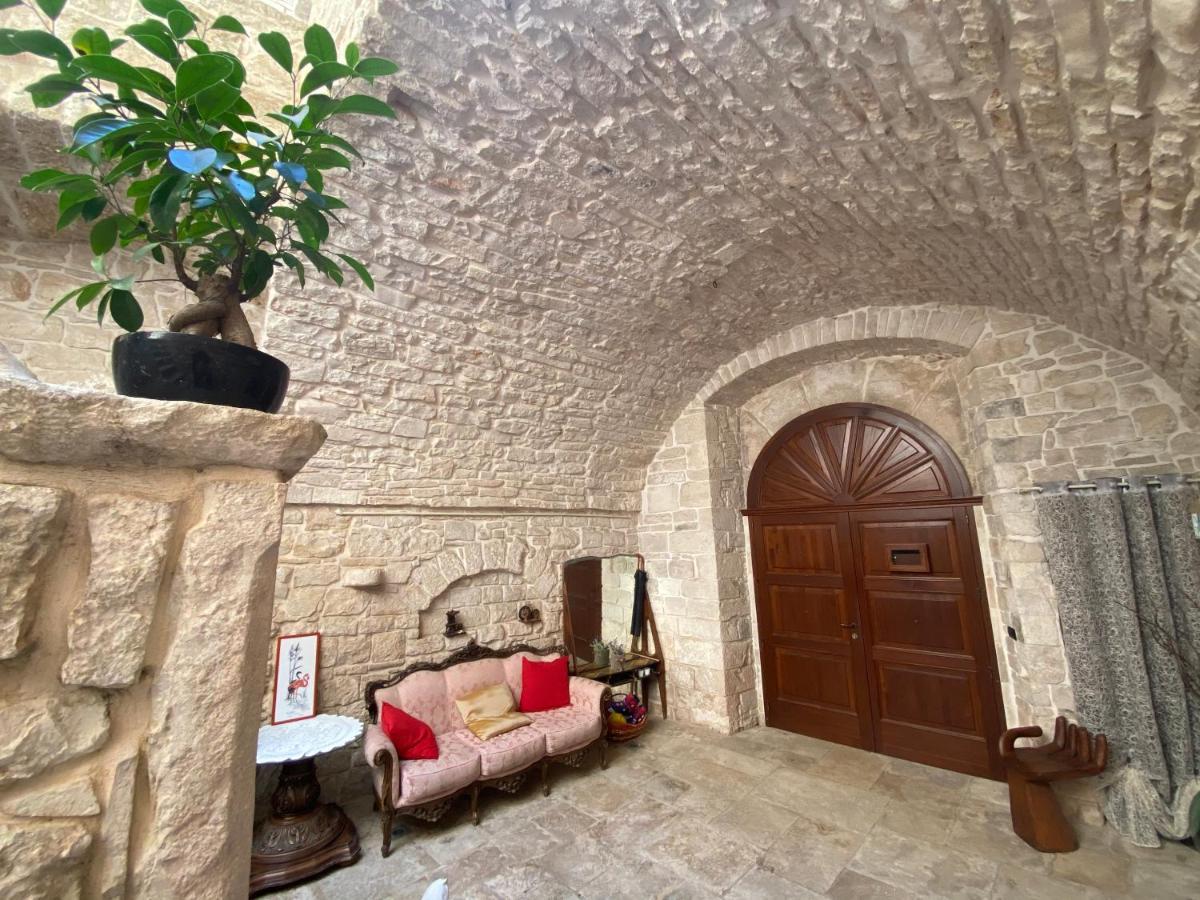 דירות ג'ובינאצו Palazzo Morola XIV Century מראה חיצוני תמונה
