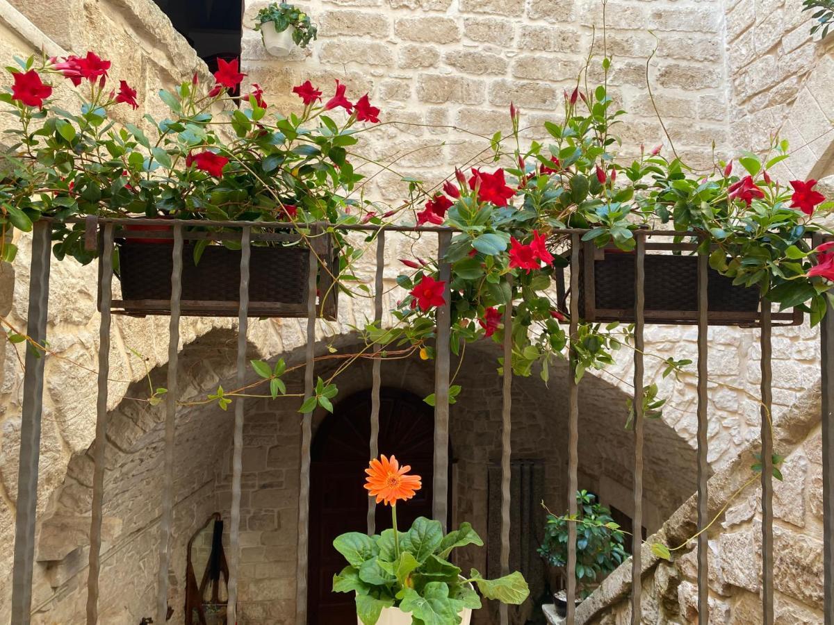 דירות ג'ובינאצו Palazzo Morola XIV Century מראה חיצוני תמונה