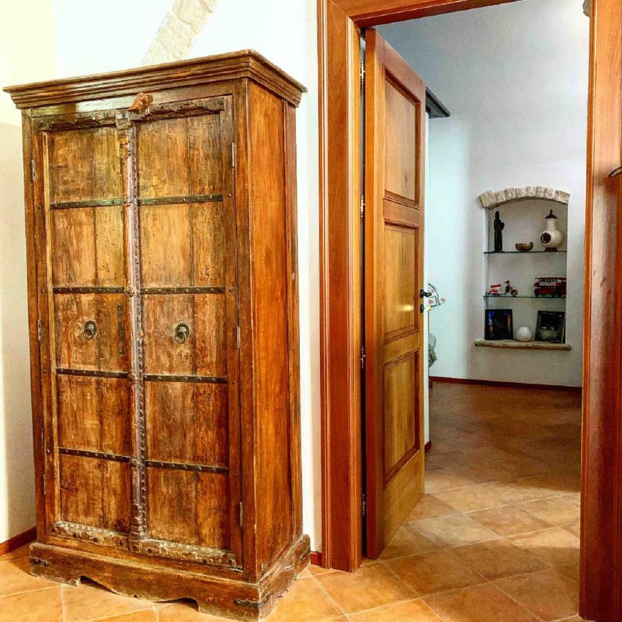 דירות ג'ובינאצו Palazzo Morola XIV Century מראה חיצוני תמונה