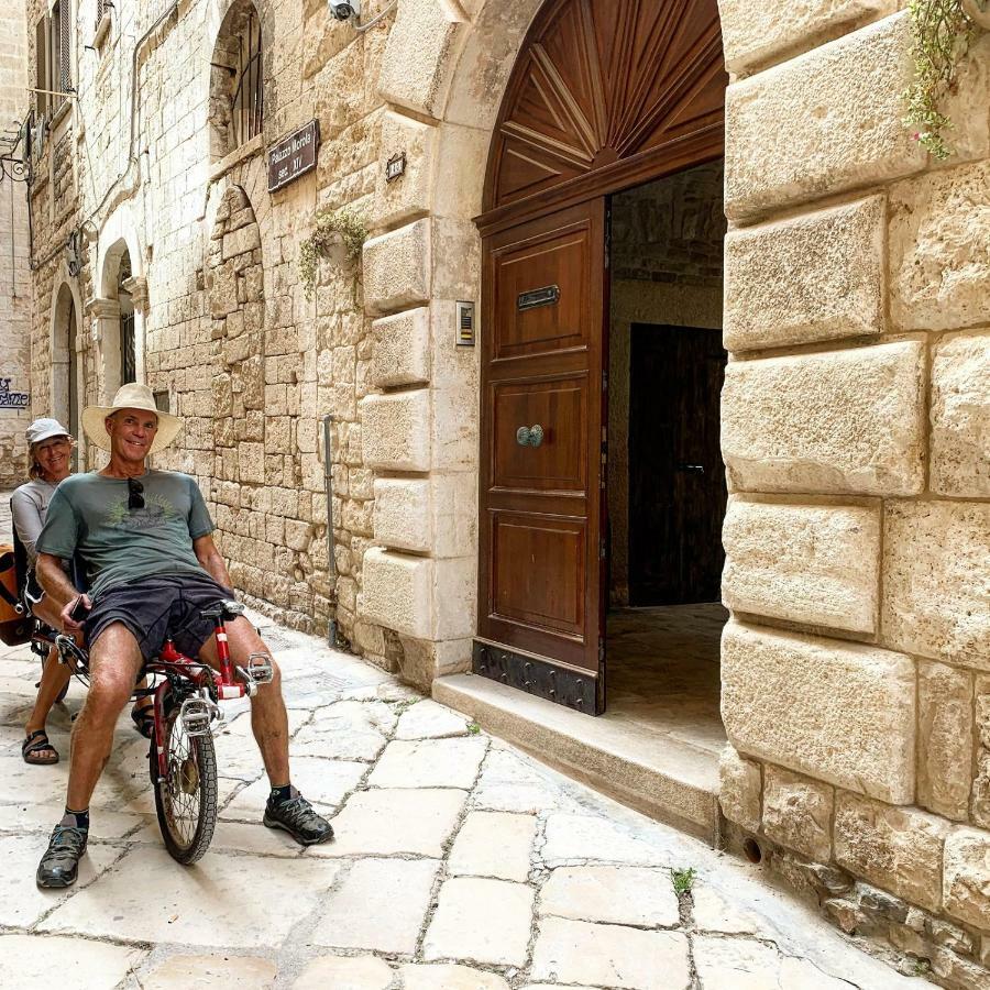 דירות ג'ובינאצו Palazzo Morola XIV Century מראה חיצוני תמונה