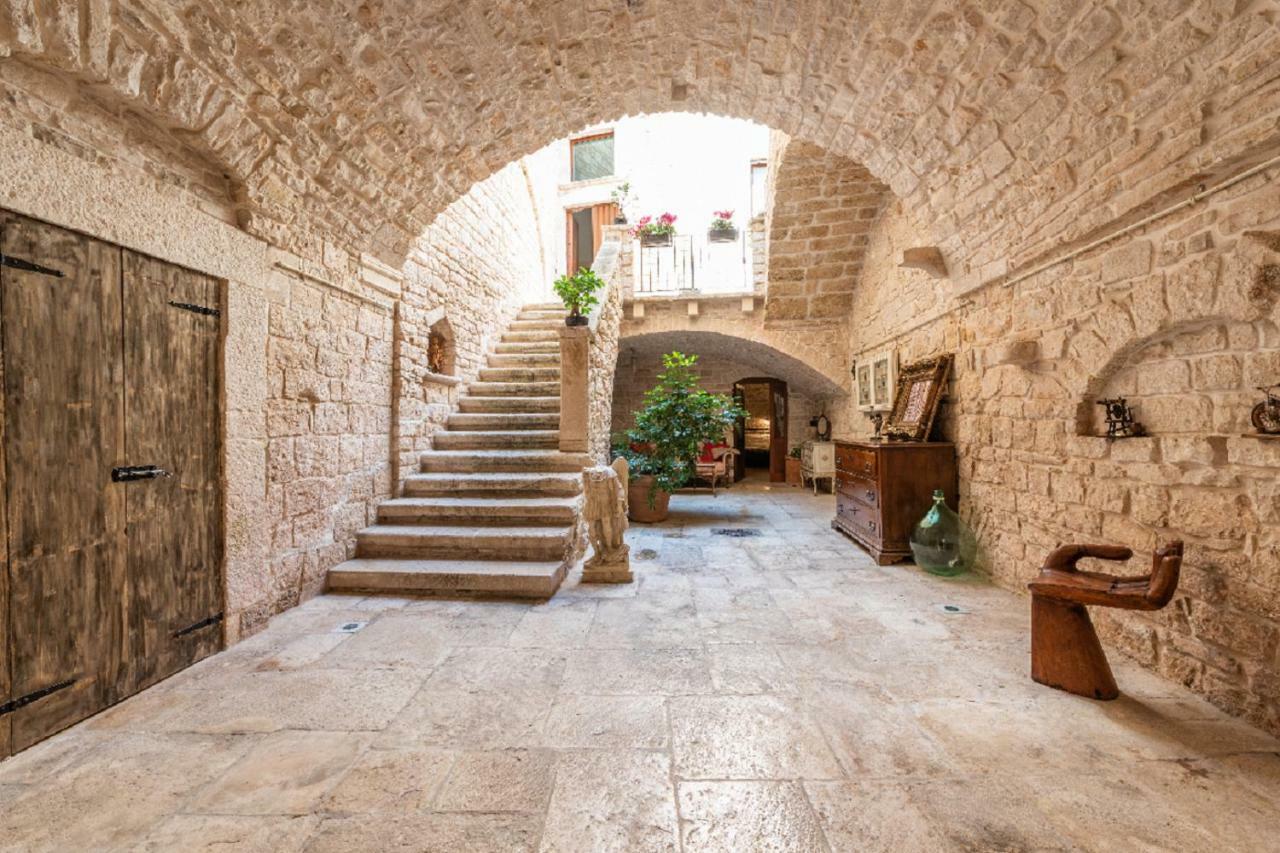 דירות ג'ובינאצו Palazzo Morola XIV Century מראה חיצוני תמונה