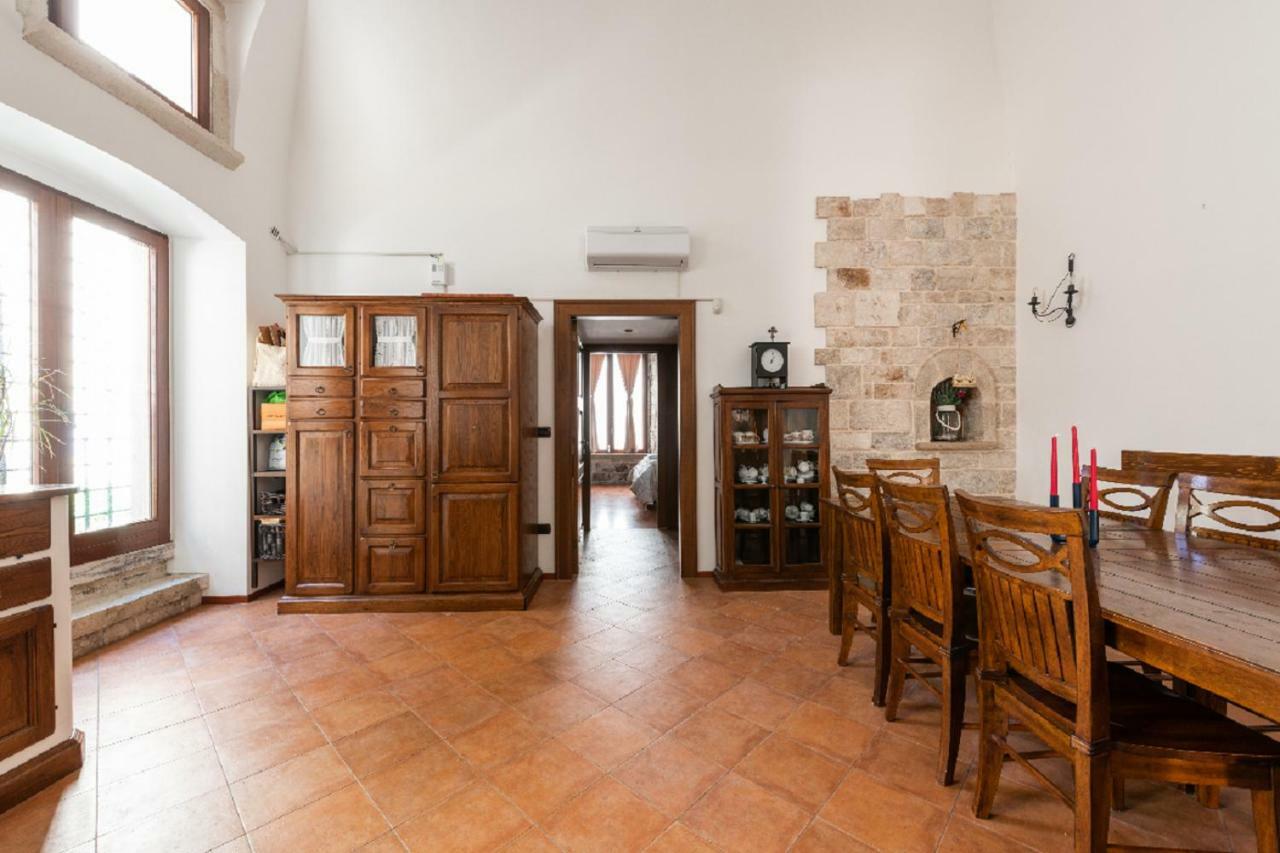 דירות ג'ובינאצו Palazzo Morola XIV Century מראה חיצוני תמונה